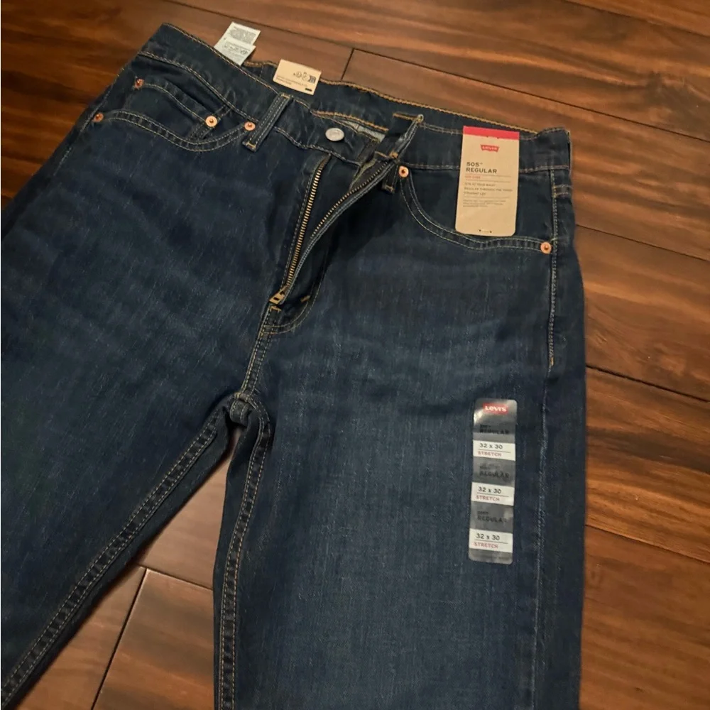 Levi's Men's Classic Indigo Straight Jeans - Picture 2 of 5